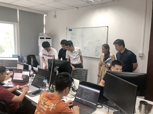 黄晓舟主任带队调研睿视智觉